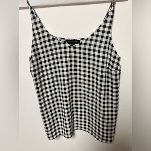 BANANA REPUBLIC SPAGHETTI STRAP SHELL SIZE MEDIUM PETITE BLACK AND WHITE CHECKED